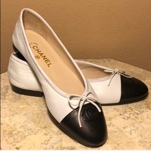 Chanel White and Black Cap Toe Ballet Flat